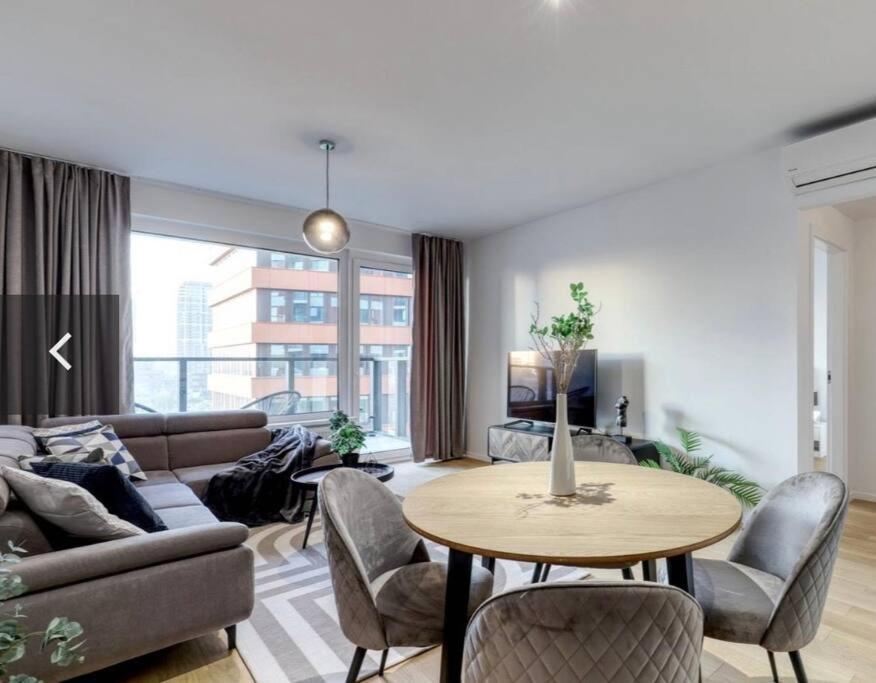 Klinger Apartment Братислава Екстер'єр фото